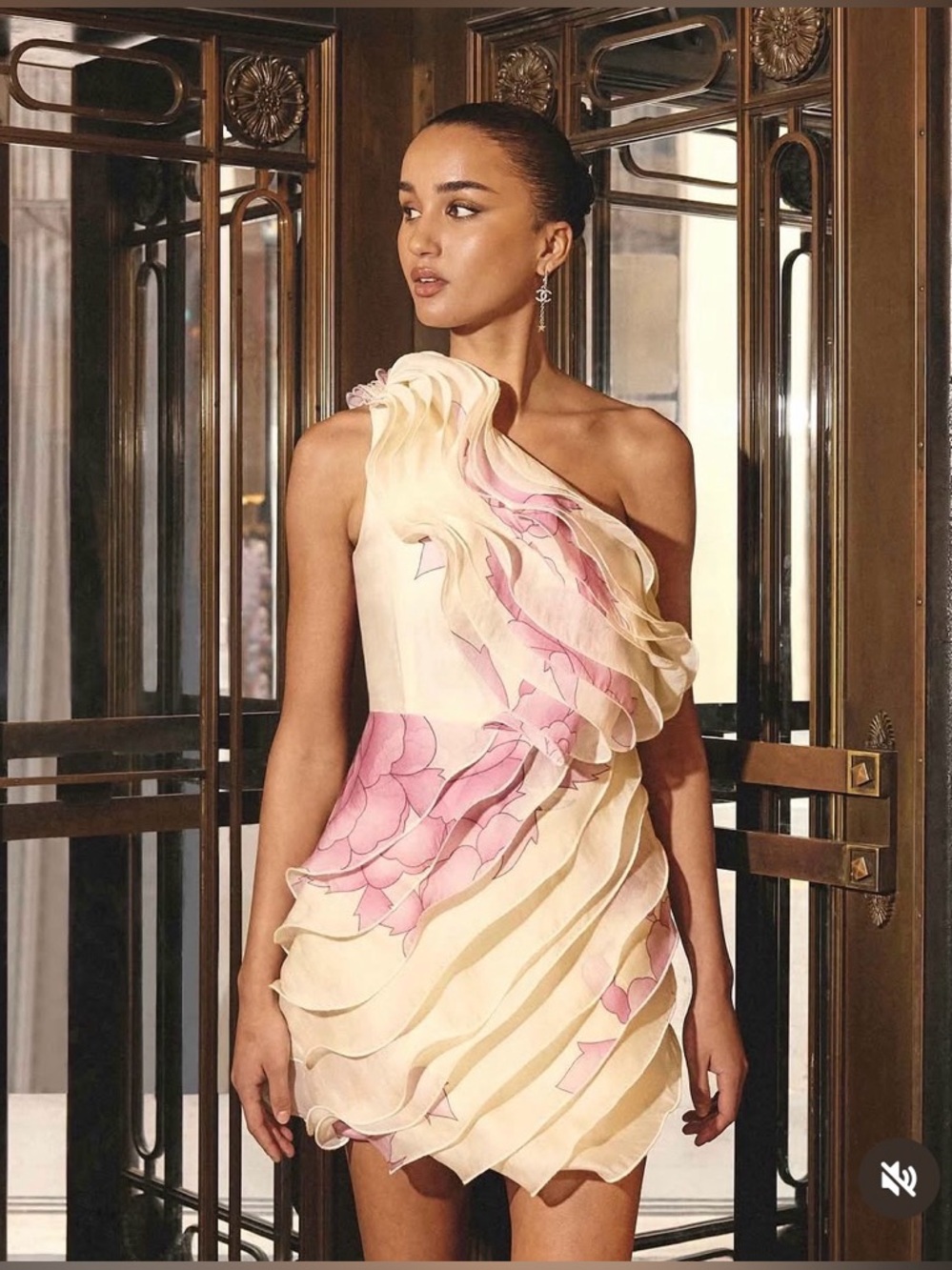Elliatt Rova One Shoulder Mini Dress in Cream & Pink Floral  Size S NWT